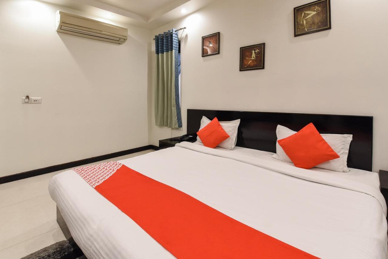 Oyo Flagship 18940 Hotel Swathi New Delhi Exteriör bild